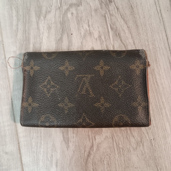 Authentic Louis Vuitton Monogram Canvas Wallet - Brown - Picture 2 of 14